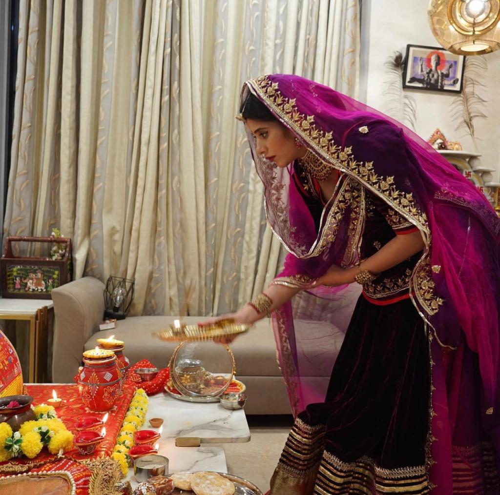 charu asopa karwa chauth look